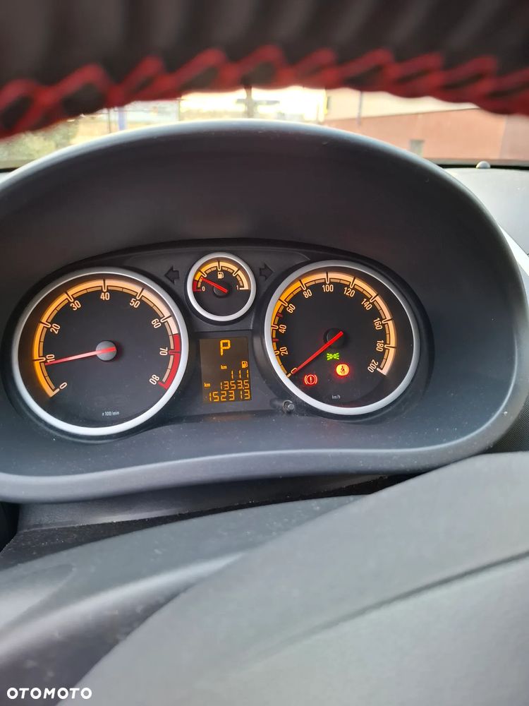 Opel Corsa 1.4 16V Cosmo - 4