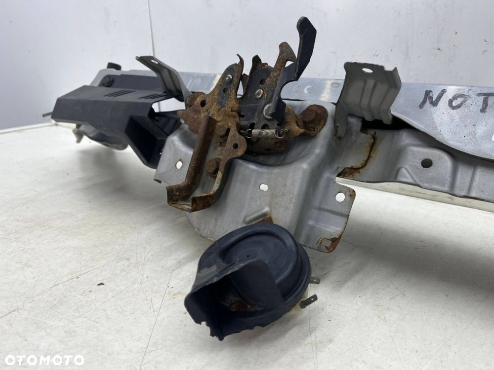 Pas przedni Nissan Note I E11 06-12r. wzmocnienie górne pasa maski oryginalne zamek - 6