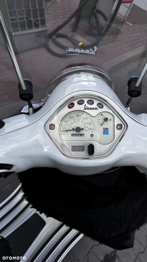 Vespa Primavera - 2