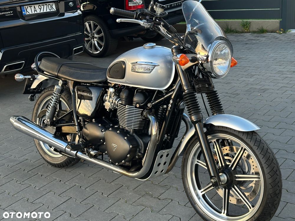 Triumph Bonneville - 22