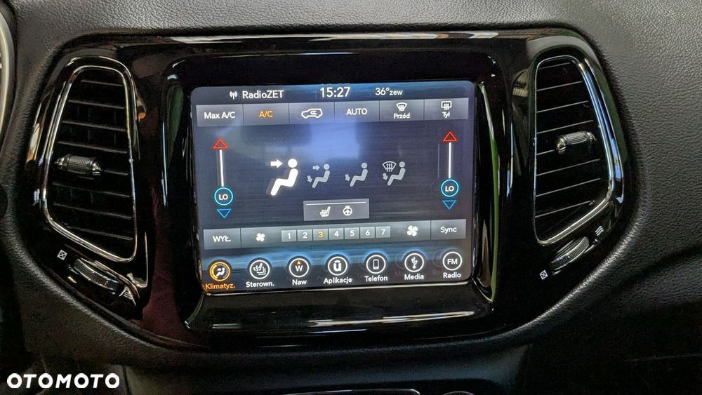 Jeep Compass - 26