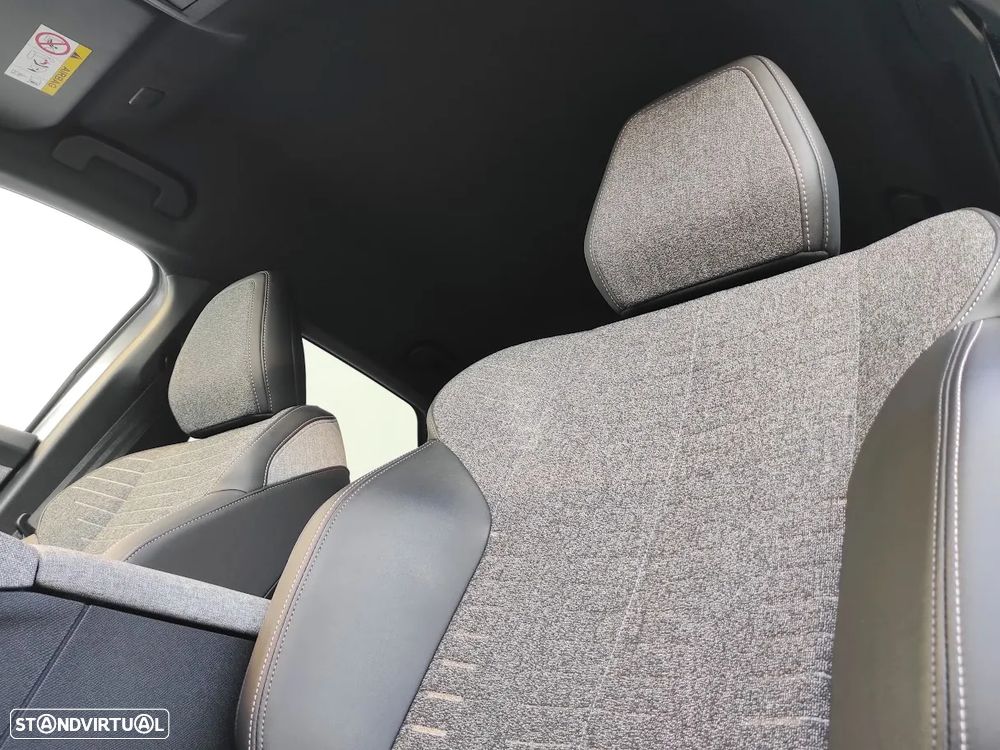 Peugeot E-3008 Allure - 23