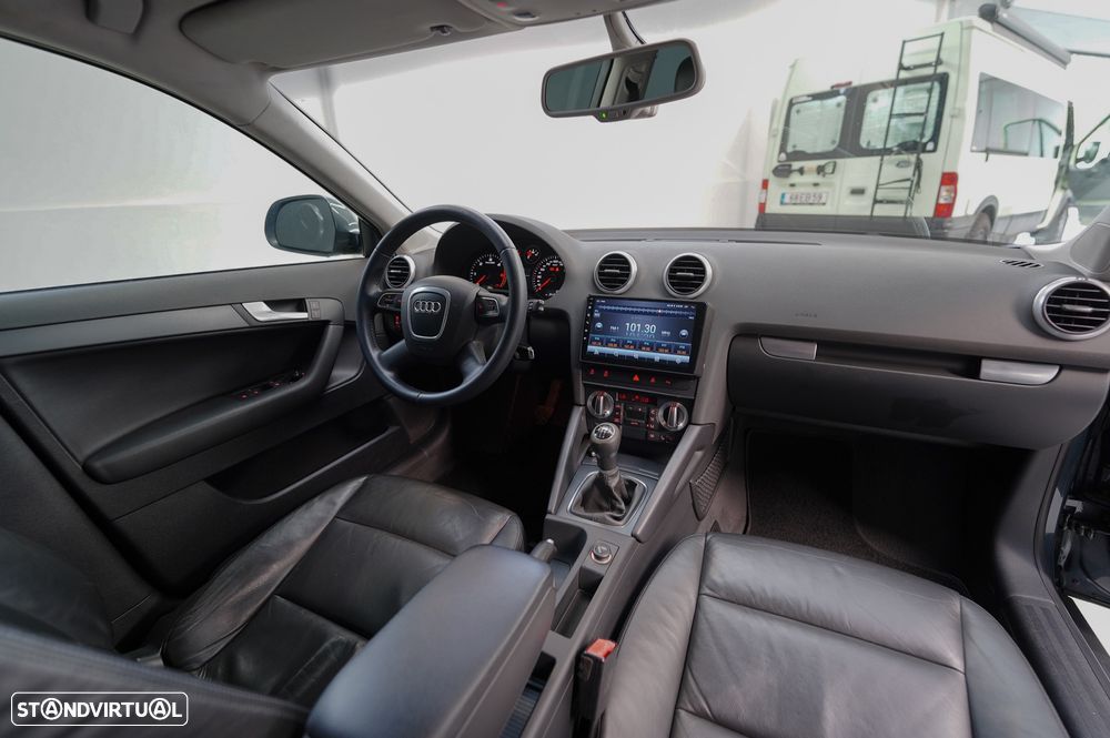 Audi A3 Sportback 1.6 TDI Attraction Business Line - 6