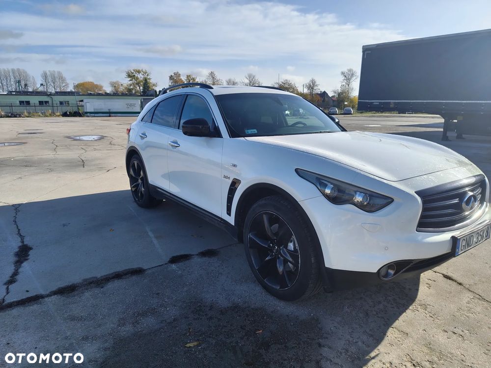 Infiniti Q70 - 8
