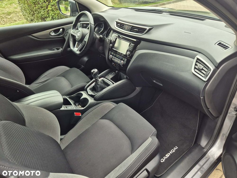 Nissan Qashqai 1.3 DIG-T N-Connecta - 17