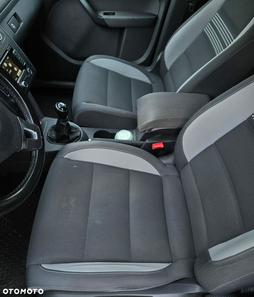 Volkswagen Touran - 9