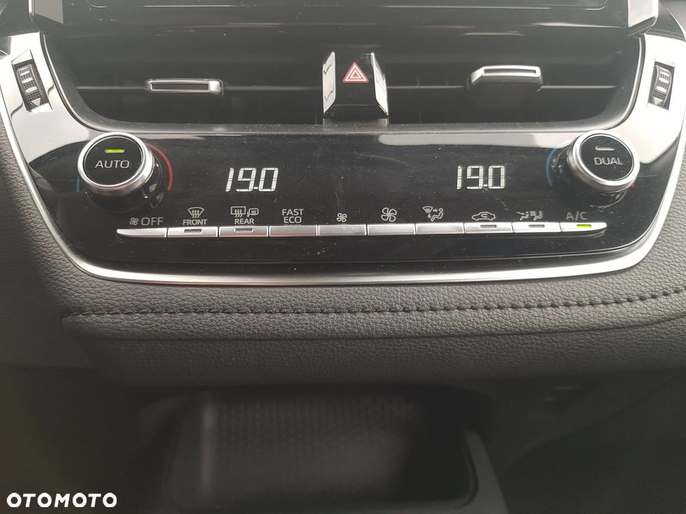 Toyota Corolla 1.5 Comfort - 23