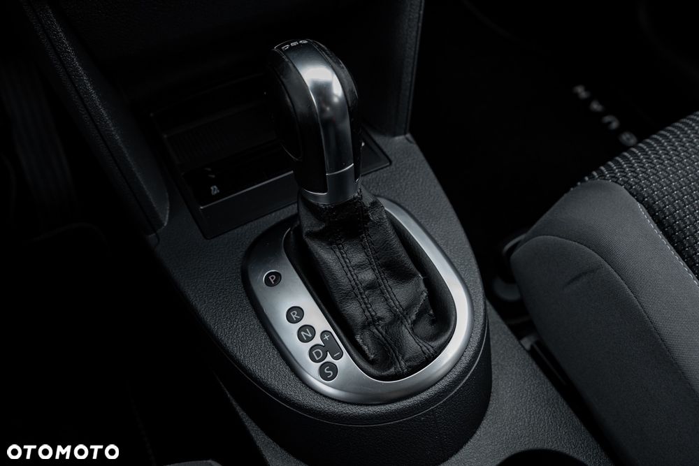 Volkswagen Touran 2.0 TDI DPF BlueMotion Technology DSG STYLE - 34