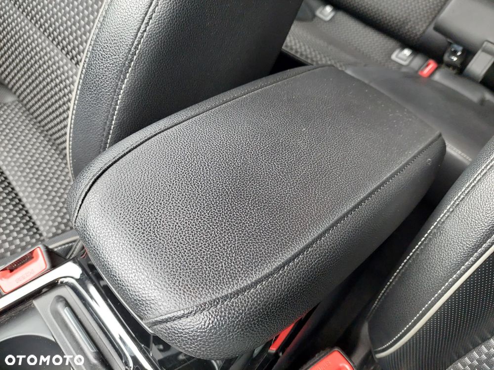 Kia XCeed 1.5 T-GDI Business Line DCT - 29