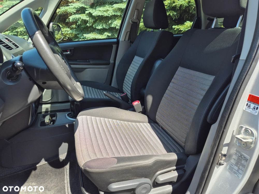 Suzuki SX4 1.6 Comfort Plus 4WD - 12