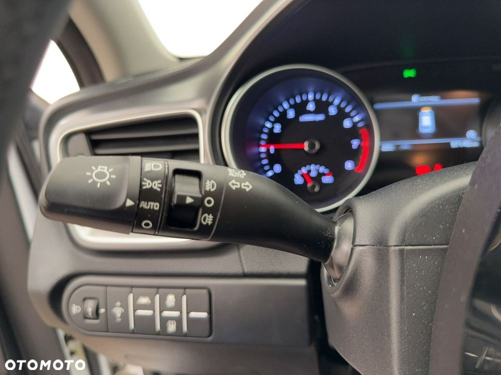 Kia Ceed - 25