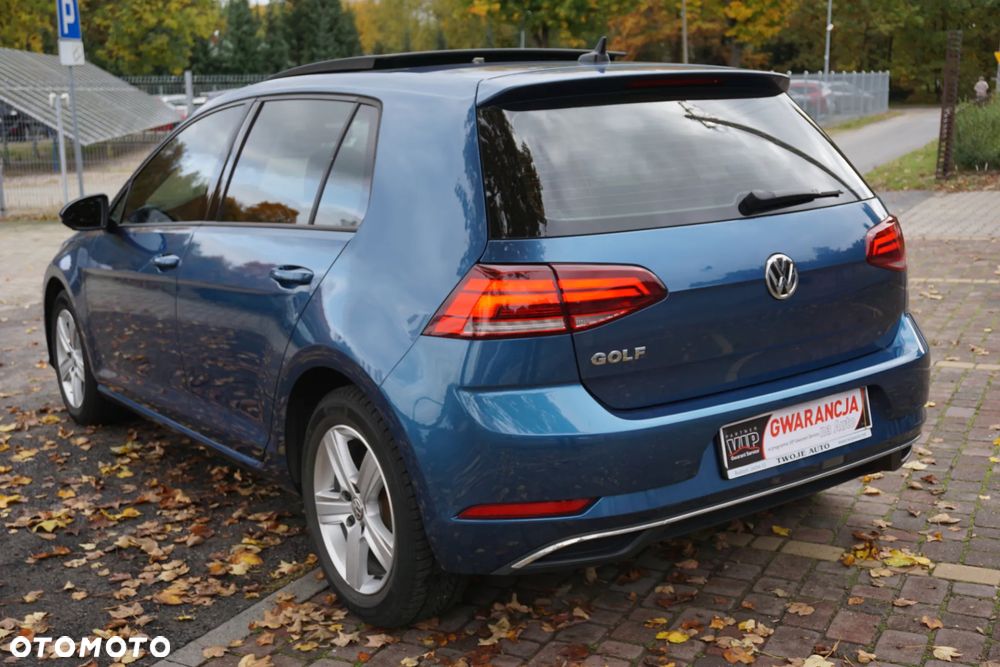 Volkswagen Golf - 5