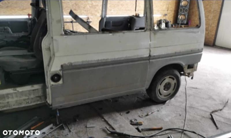 Volkswagen Multivan Standard - 26