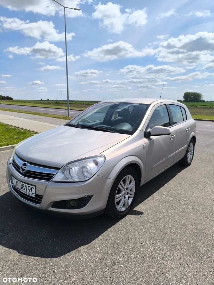 Opel Astra 1.7 CDTI DPF Cosmo - 1