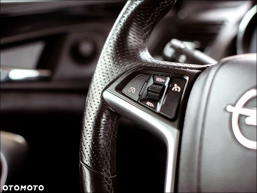 Opel Insignia - 19