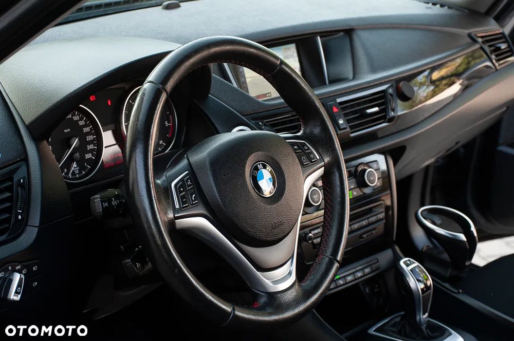 BMW X1 xDrive20d Sport Line - 36