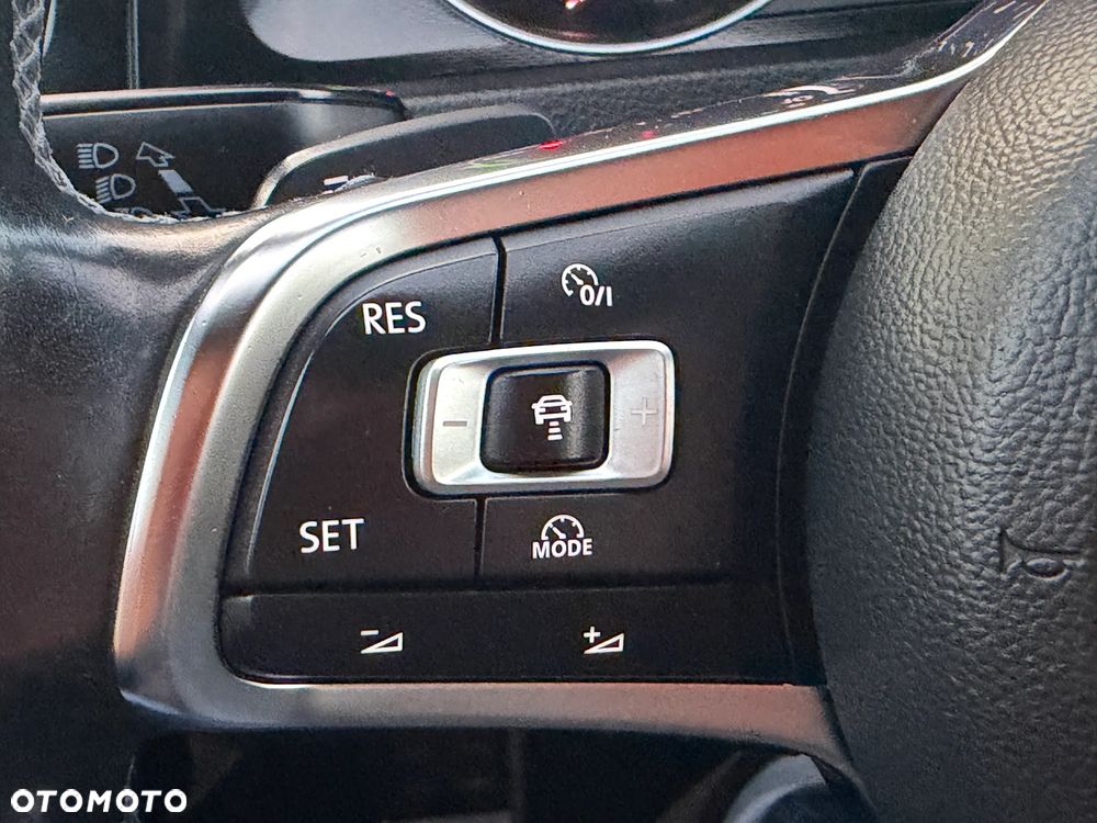 Volkswagen Golf - 18