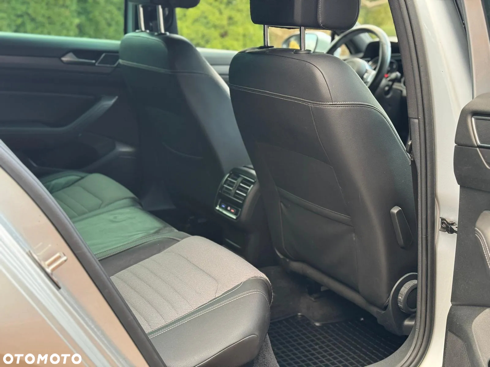 Volkswagen Passat - 12
