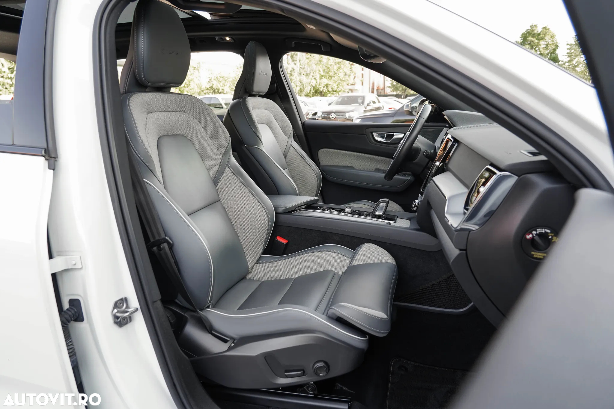 Volvo XC 60 T8 AWD Recharge Geartronic RDesign - 8