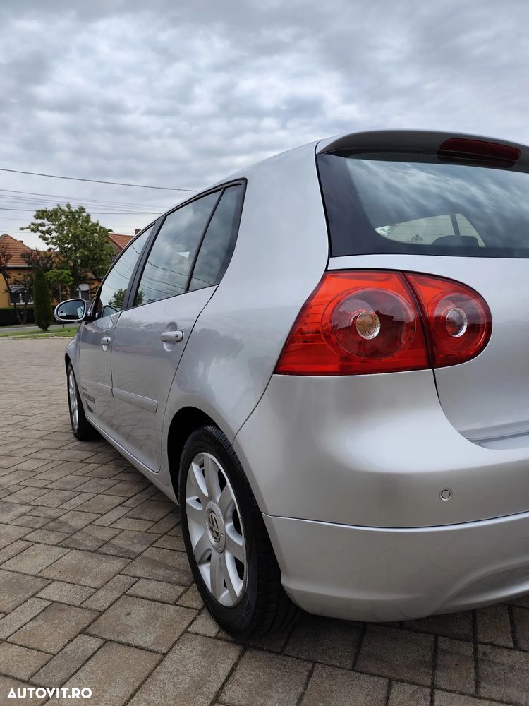 Volkswagen Golf - 8