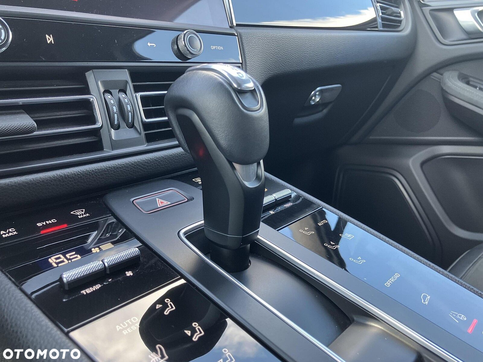 Porsche Macan GTS - 26