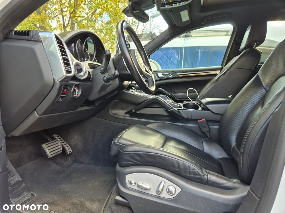 Porsche Cayenne - 22