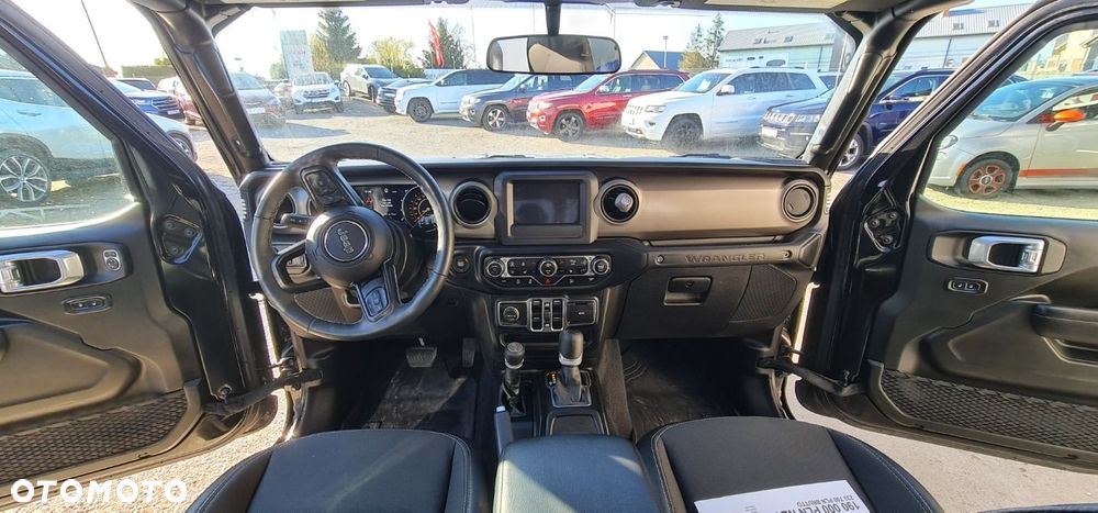 Jeep Wrangler - 35