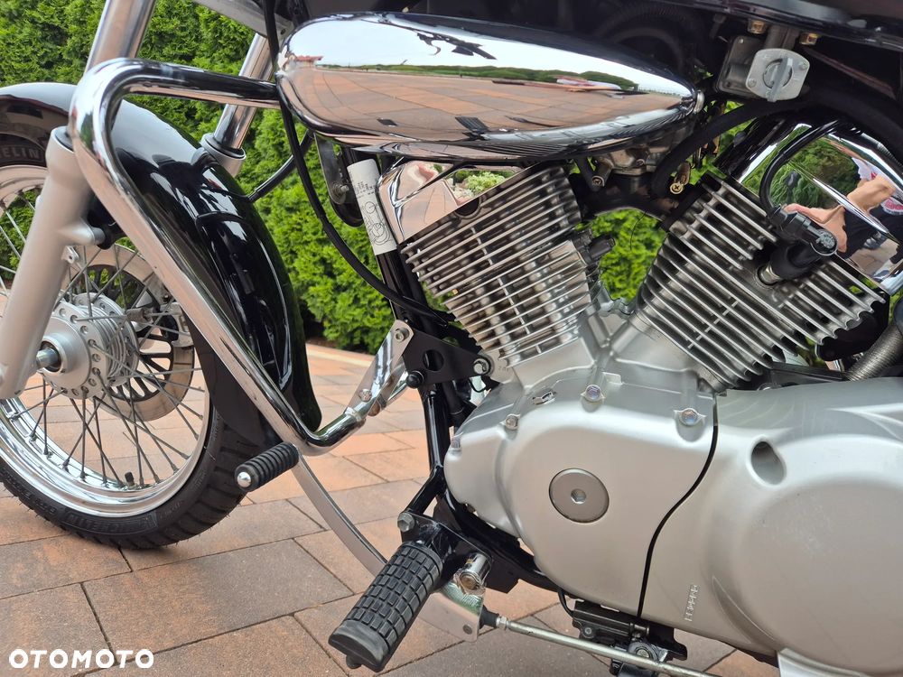 Suzuki Intruder - 9