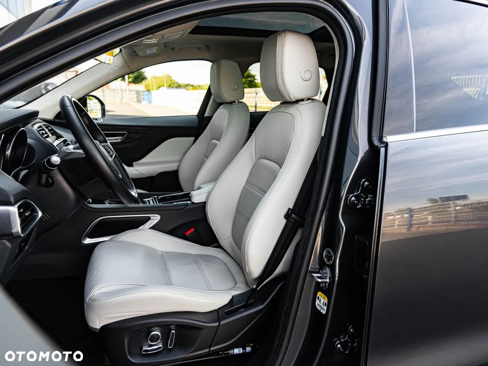 Jaguar F-Pace 20d Prestige - 23