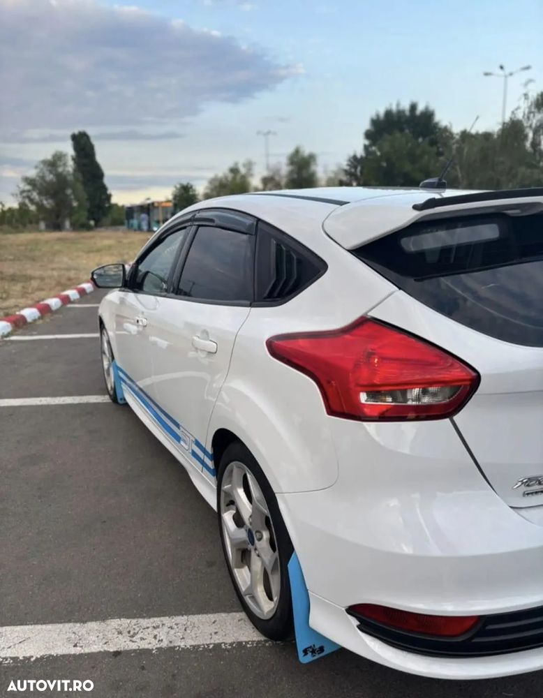 Ford Focus 2.0 Ecoboost ST - 6