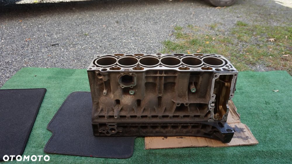 VOLVO S80 V70 XC70 XC90 3.2 R6 B6324S blok silnika - 3