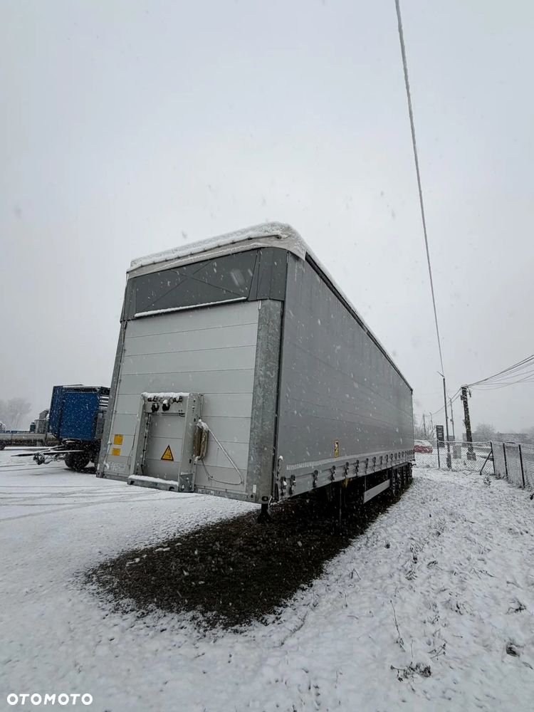 Schmitz Cargobull SCS MB Varios - koła 385/55 R22,5 - 6