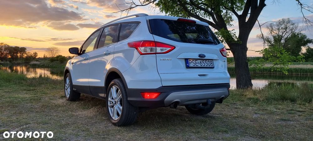 Ford Kuga 1.5 EcoBoost 2x4 Titanium - 5