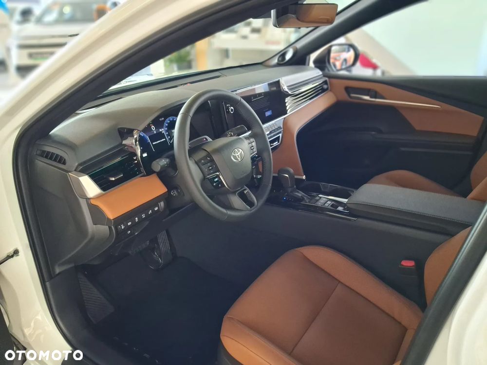 Toyota Camry 2.5 Hybrid Dynamic Force Executive e-CVT - 14