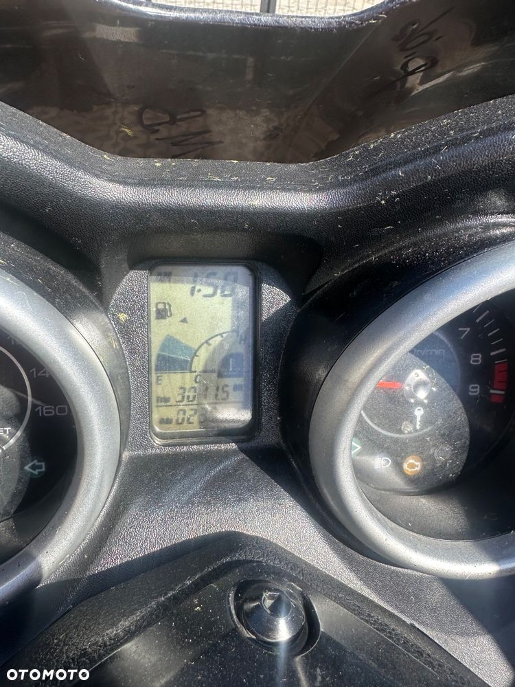 Yamaha X-max - 4