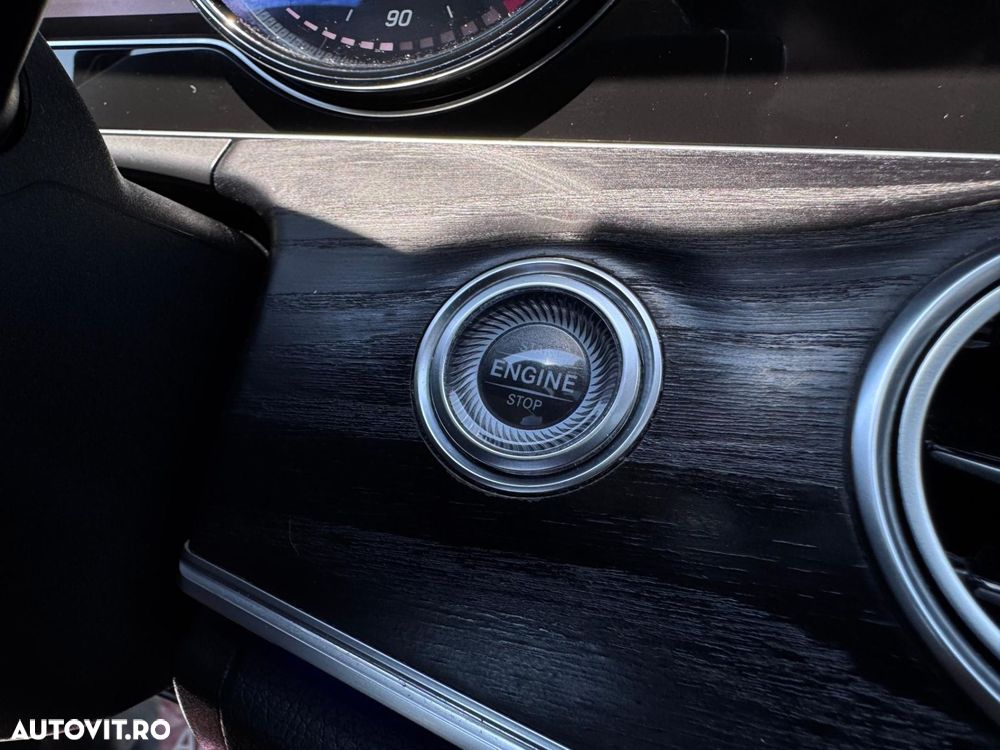 Mercedes-Benz E - 33
