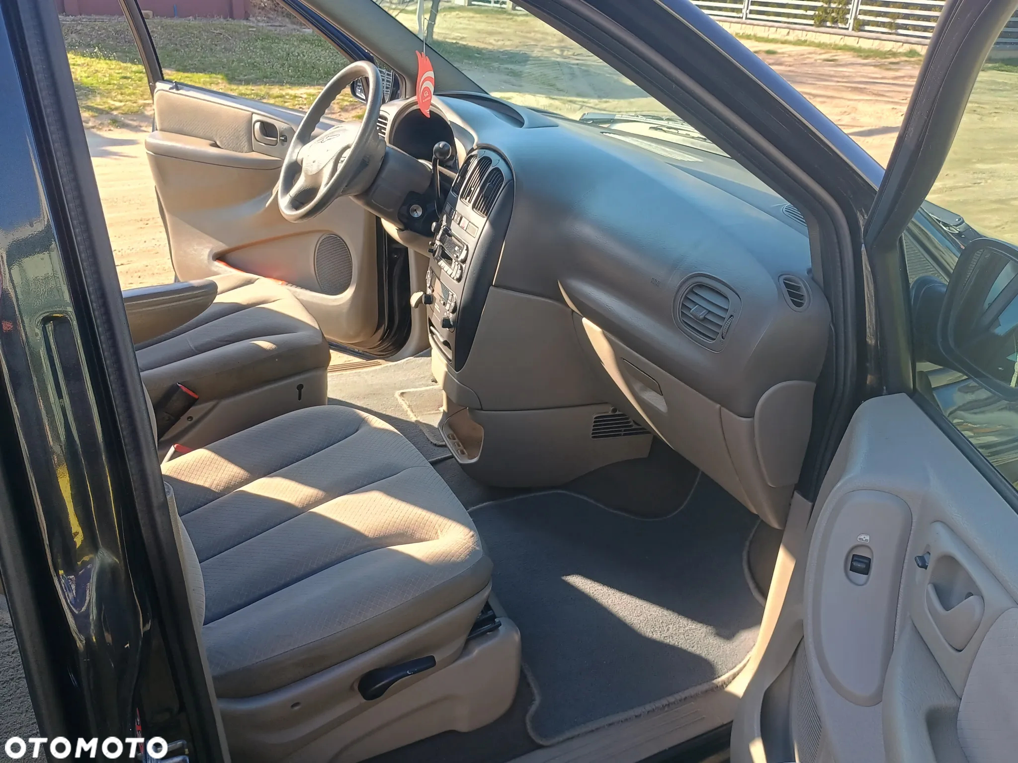 Chrysler Grand Voyager - 13