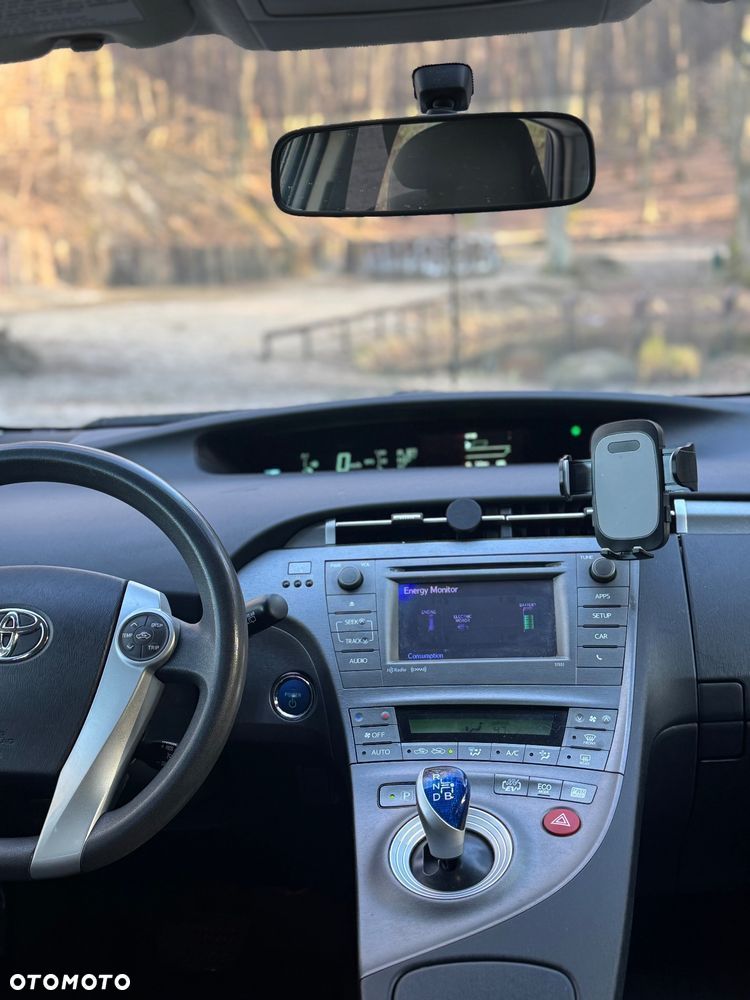 Toyota Prius 1.8 HSD Prestige - 8