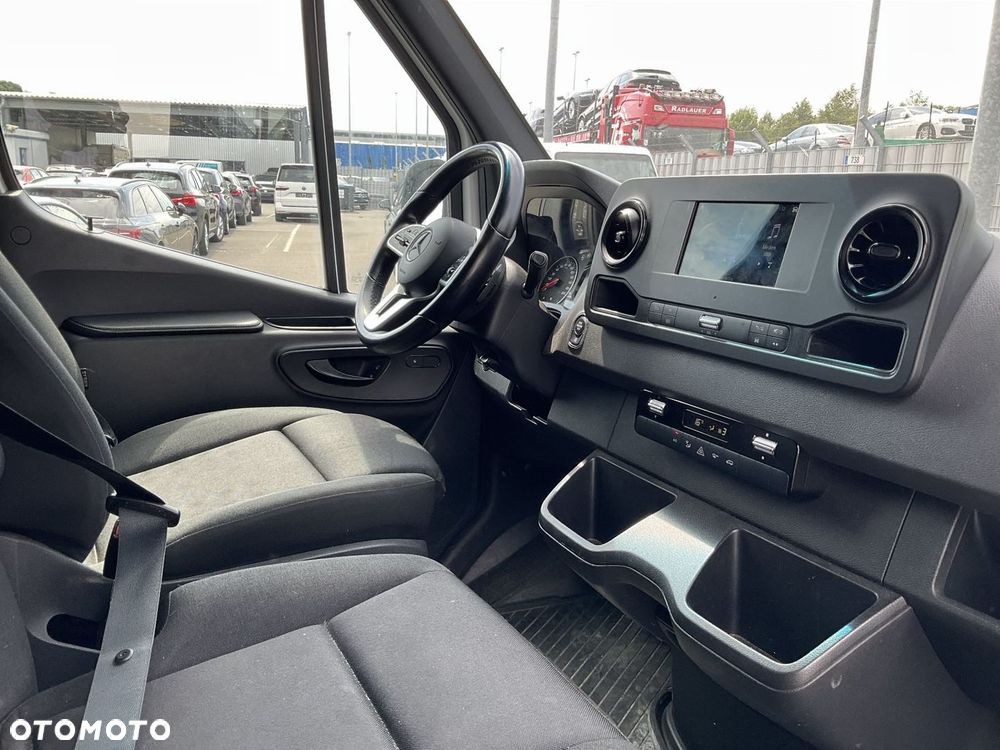 Mercedes-Benz Sprinter - 17