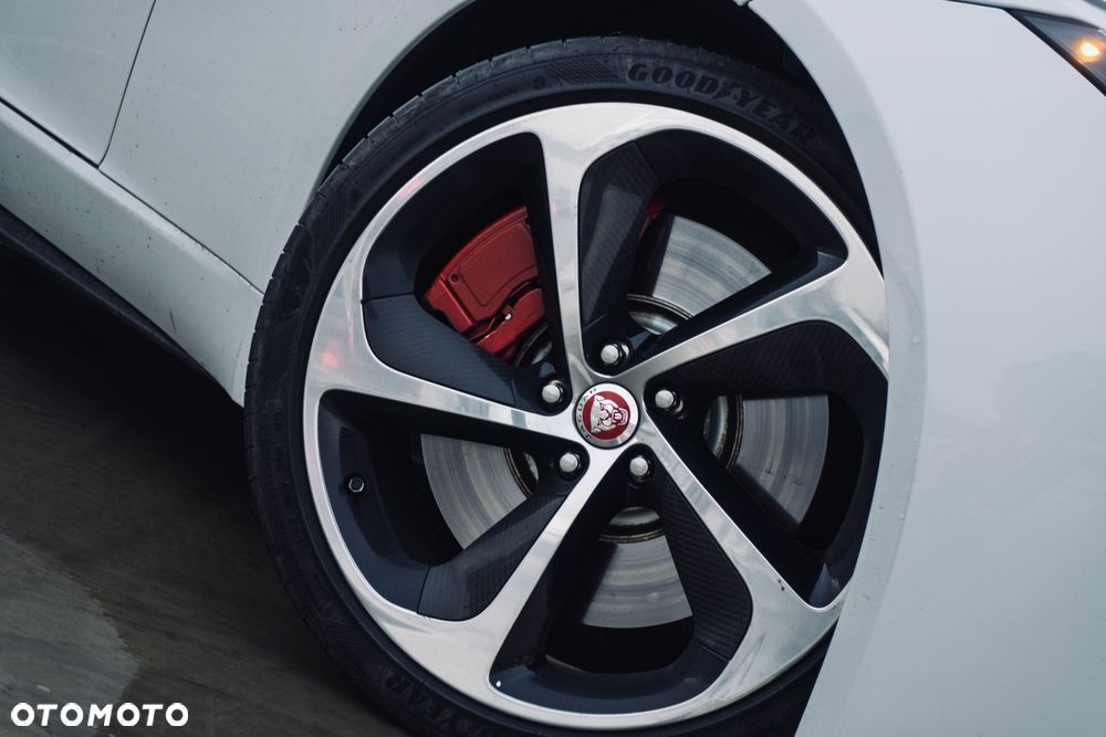 Jaguar F-Type - 8