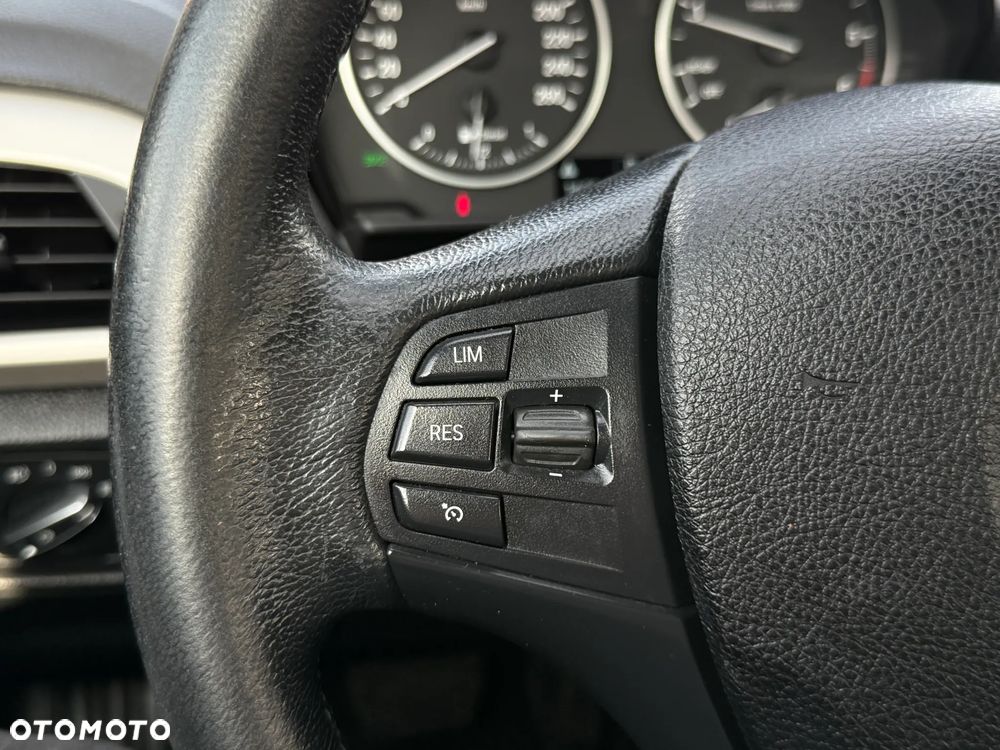 BMW Seria 1 118d - 33