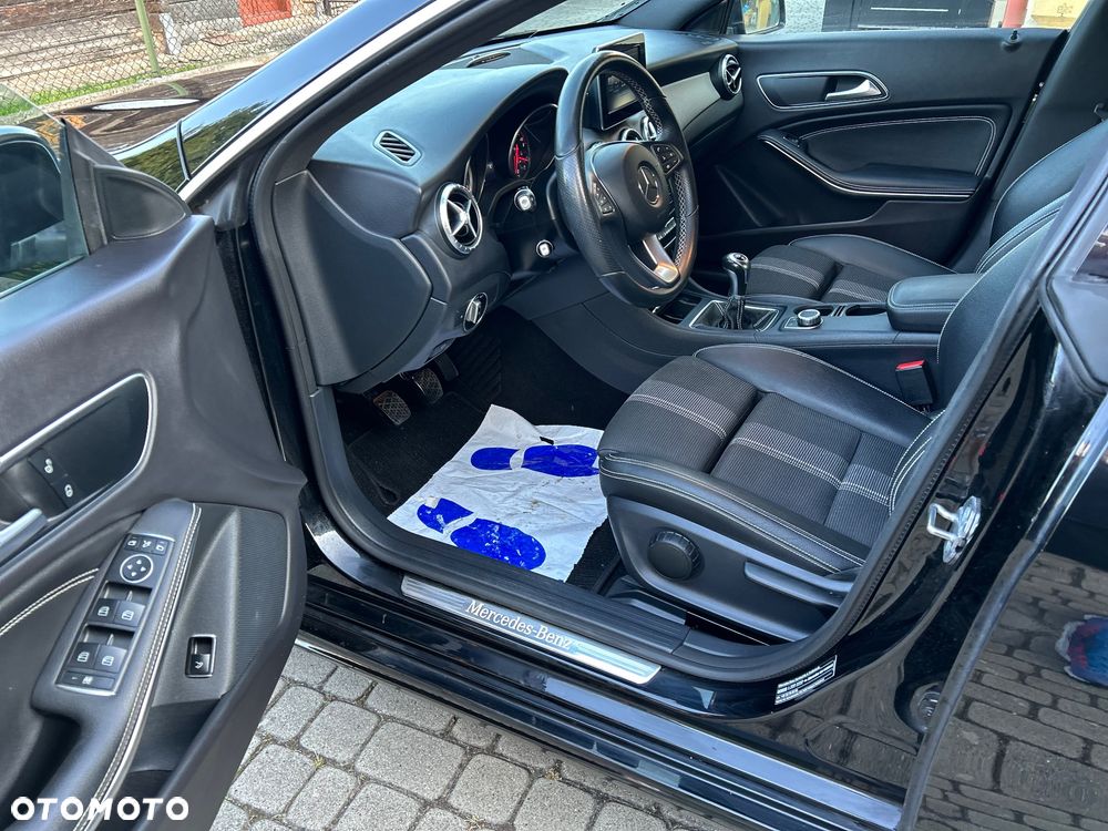 Mercedes-Benz CLA 200 - 13