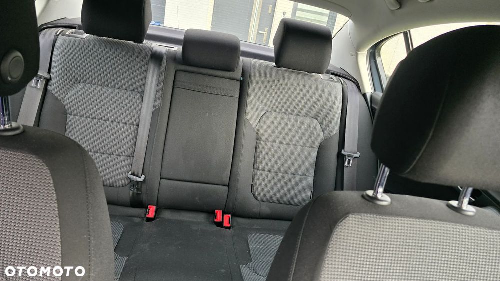 Volkswagen Passat 1.6 TDI Comfortline - 11