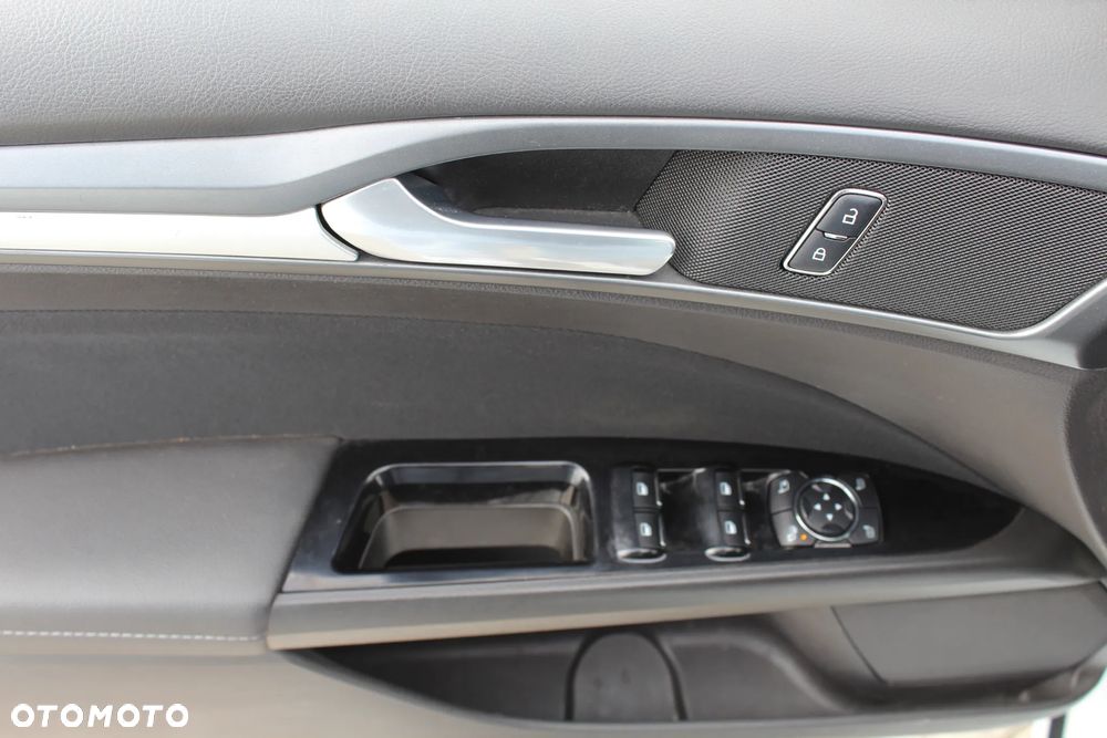 Ford Mondeo 2.0 TDCi Titanium - 26