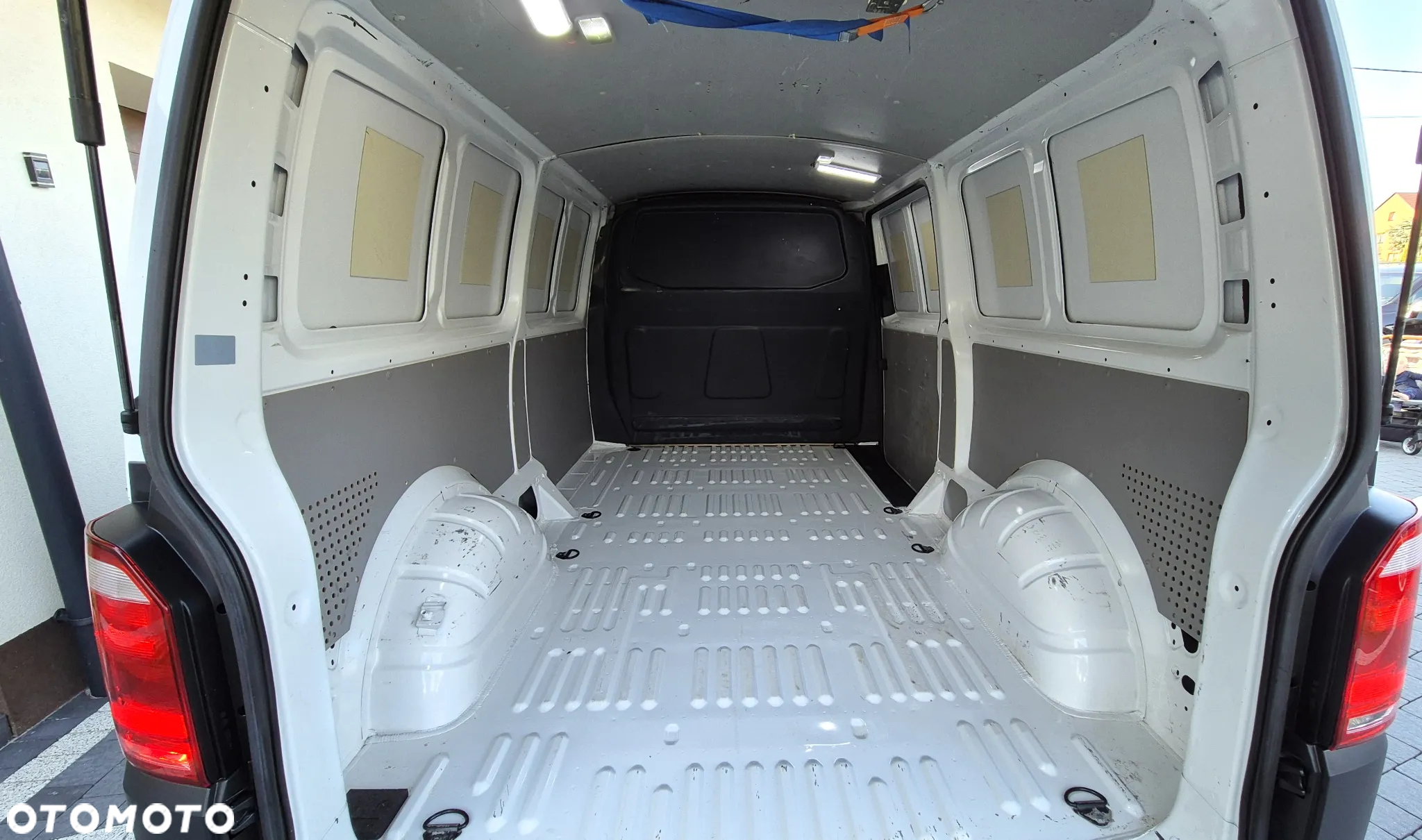 Volkswagen Transporter T6 TDI L2H1 Plus Trendline - 9