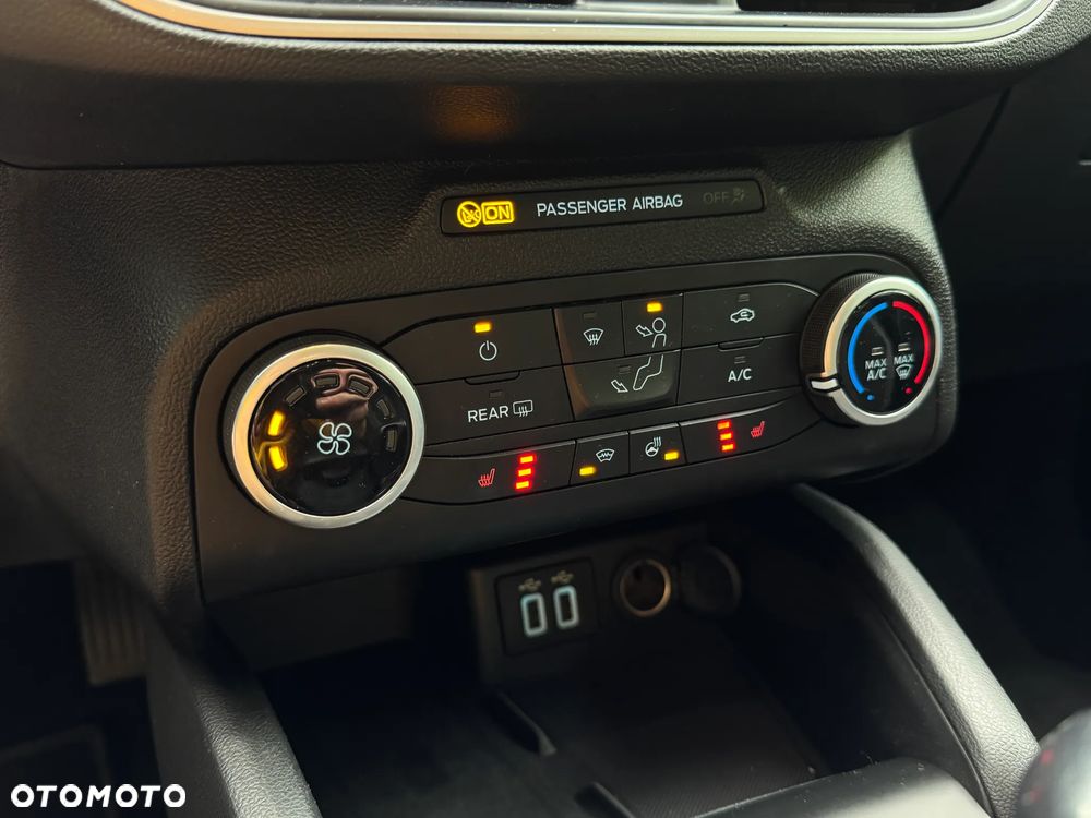 Ford Focus 1.5 EcoBlue Connected - 18