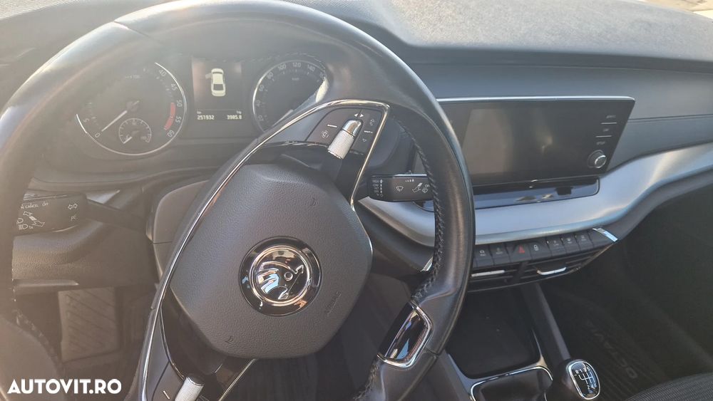 Skoda Octavia 2.0 TDI Style - 12