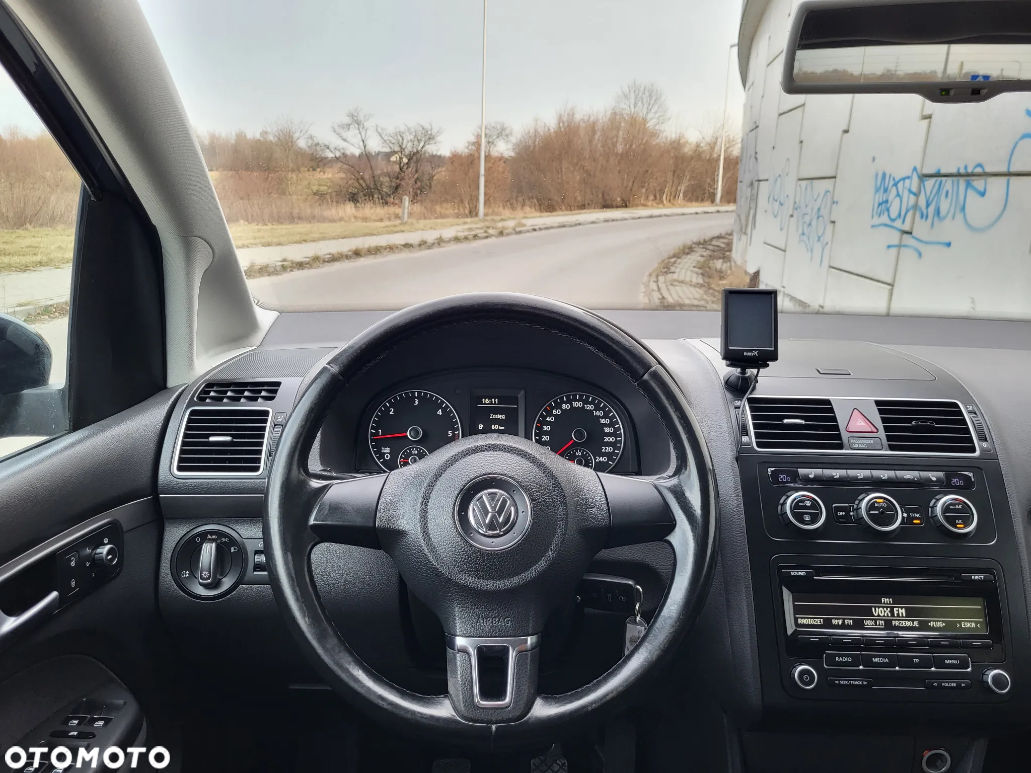 Volkswagen Touran - 11