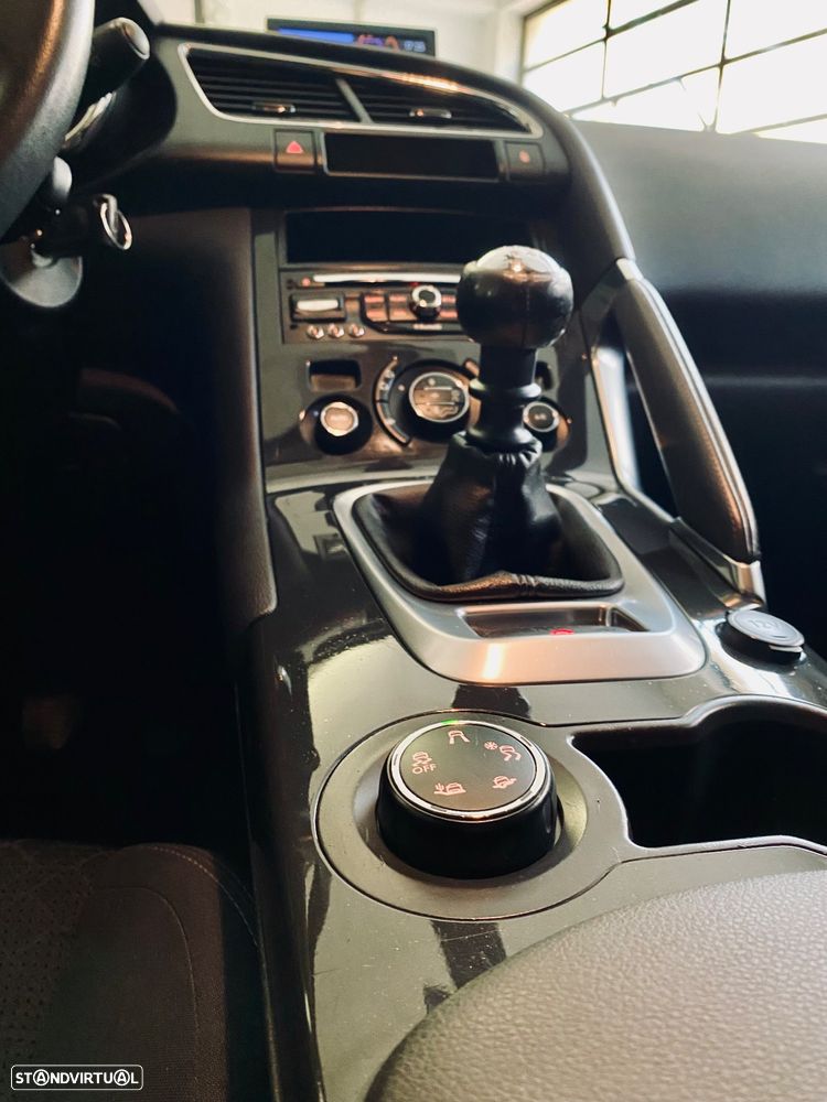 Peugeot 3008 1.6 HDi Allure - 9