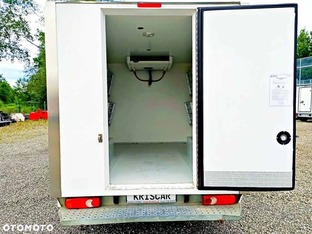 Opel Vivaro Chłodnia 125KM 2 zasilania chłodni - 9